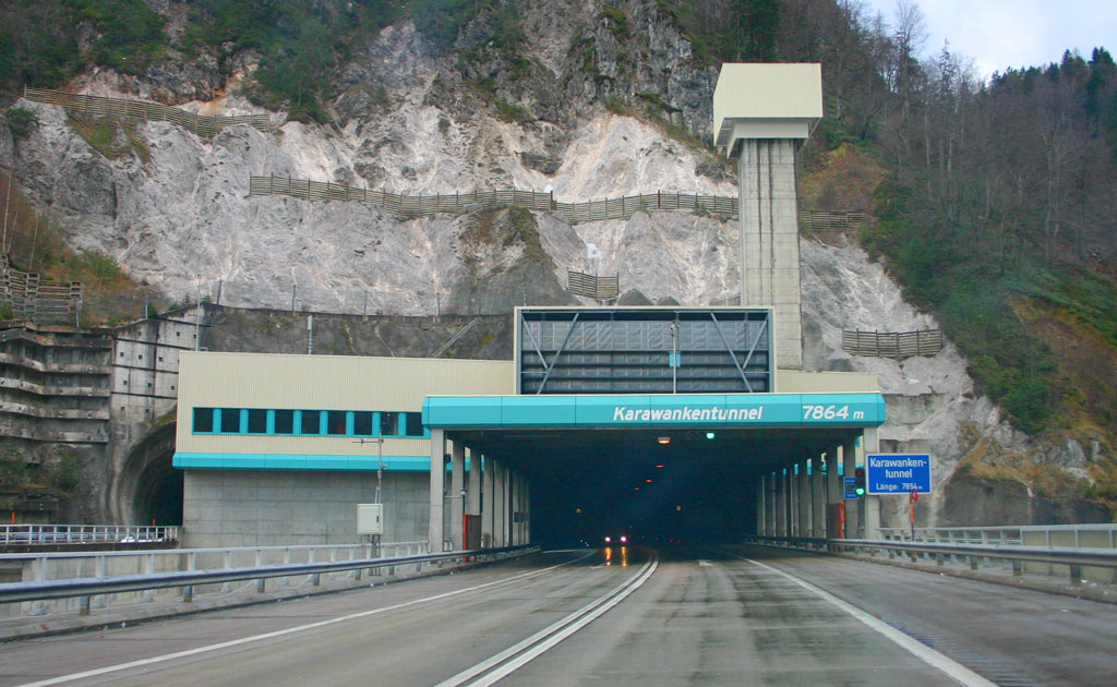 Entrée côté autrichien du Karawankentunnel